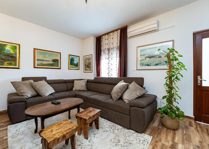 I&m * Ясенице